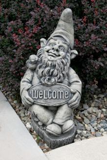 #2575 17" Gnome - Welcome